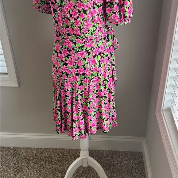 Lilly Pulitzer Kessler Lil Lilly Onyx Pink Green Floral Ruffle Wrap Dress XS - Picture 4 of 11